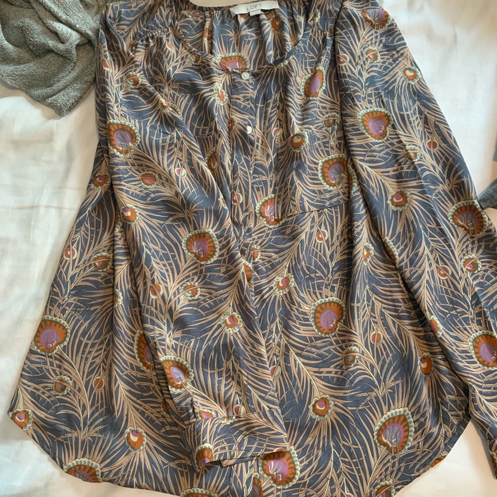 Work shirt - LOFT long sleeve feather pattern